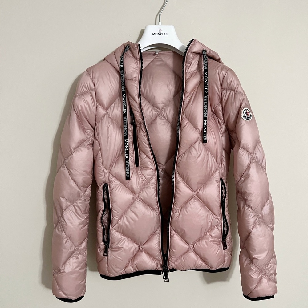 Moncler Oulx Hooded Down Jacket
